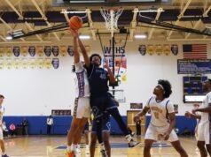 錫安李 (Zion Lee) 在州季後賽調整中擊敗德保羅預科隊 (DePaul Prep) 擊敗沃倫 (Warren)