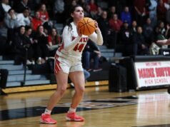 海登·費伊 (Hayden Fahey) 出色的投籃帶領緬因南隊 (Maine South) 戰勝萊恩 (Lane)