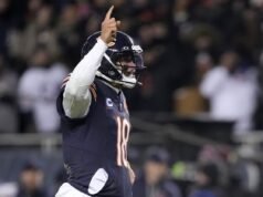 熊隊四分衛凱萊布威廉斯在新音樂錄影帶中進行標誌性慶祝