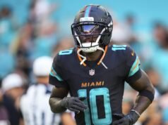 正如預期的那樣,海豚隊正從泰里克山出發