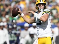 NFL 邀請前包裝工隊訓練營四分衛泰勒·埃爾格斯瑪 (Taylor Elgersma) 向聯合試訓投擲