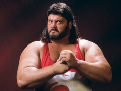 WWE傳奇人物稱他的膽囊“爆炸”