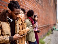 “Slop”是什麼意思?為什麼您的社群媒體變得越來越煩人?