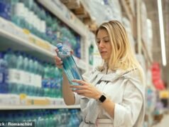 由於擔心污染,美國兩個州緊急召回 65 萬個塑膠水瓶:立即處理掉它們