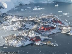 解密的 UFO 文件揭示了隱藏了 35 年的軍事基地上空巨大的發光球