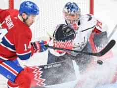 尼克·鈴木 (Nick Suzuki) 在加拿大人隊 (Canadiens) 戰勝首都隊 (Capitals) 的關鍵比賽中為加拿大人隊 (Nick Suzuki) 升級