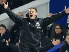 布萊頓主帥胡澤勒抨擊阿森納戰術,希望有“明確的規則”