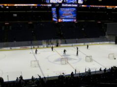 布雷登·謝恩 (Brayden Shane) 情緒激動地返回聖路易斯,凸顯了交易截止日期的戲劇性事件