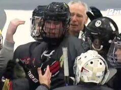 羅德島槍擊事件中失去家人的曲棍球運動員在加時賽中攻入致勝一球