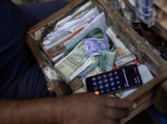 盧比兌美元匯率從歷史低點回升,下跌 16 派薩,收在 92.17