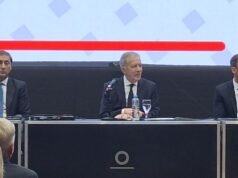 埃利亞斯·蘇亞雷斯啟動了虛擬職位選項:我們認為,沒有開放學校就不可能發展