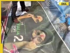 由於廣泛的抗議活動,《喀拉拉邦故事 2》在喀拉拉邦的放映被取消,電影的海報在劇院外被撕毀和焚燒。