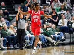 女子前 25 強綜述:埃琳娜·阿尼薩洛 (Elena Arnisalo) 幫助排名第 21 的北卡羅來納大學擊敗排名第 12 的杜克大學