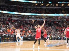 後衛們在加時賽中將威斯康辛州擊敗伊利諾伊州