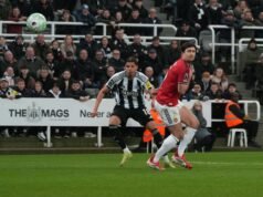 奧蘇拉榴彈砲擊暈紐卡斯爾脆弱的紅魔鬼後,卡里克人不再擔任聯隊主帥