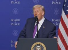 川普聲稱他在伊朗哈格島投下了威力最強的炸彈