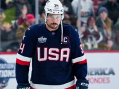 美國隊奪得金牌後,阿斯頓馬修斯在多倫多迎戰加拿大隊