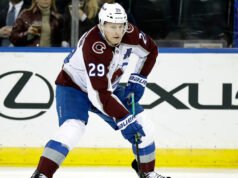 NHL 推翻了內森麥金農 (Nathan MacKinnon) 對油人隊的重大處罰