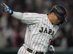 日本隊鈴木聖哉在對委內瑞拉的比賽中受傷退出