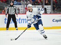 雪崩從多倫多交易來尼古拉斯·羅伊,增加了三號中鋒