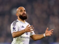 布萊恩·姆博莫的輝煌時刻掩蓋了他在曼聯的問題,與卡里克的情況相似