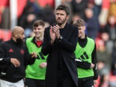 邁克爾·卡里克與阿莫林保持距離,承認在曼聯有“真正的責任”