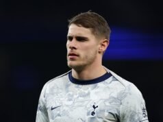 在托特納姆熱刺降級的擔憂中,曼聯現在被告知關於簽下米基范德文的消息