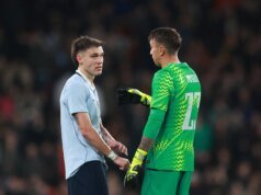 烏拉圭媒體評價曼努埃爾·烏加特對陣英格蘭隊的表現,包括奇怪的雙黃牌