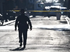 德州酒吧外發生大規模槍擊事件,造成兩人死亡、十四人受傷;聯邦調查局調查