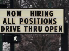 由於失業率上升,美國雇主上個月裁員 92,000 人