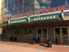 明尼蘇達狂野隊交易邁克爾麥卡倫以加強中鋒位置