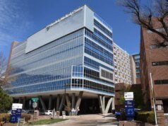 嫌疑人在 HCA HealthONE 內發生警察槍擊事件受傷