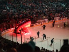 塞萊布里尼鯊魚隊以 7-5 領先加拿大隊 4 分