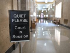 儘管達成了「親愛的」認罪協議,但丹佛地方檢察官的發現糾紛仍在繼續。