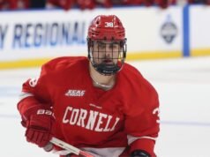 美國一所大學門前起火