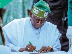 英國電信巨頭在尼日利亞開展業務時蒂努布發表講話