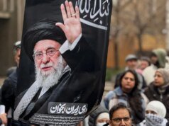 加拿大保守黨指責政府窩藏伊朗官員。