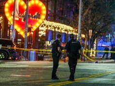 奧斯汀酒吧槍擊案造成第六街 17 人受傷,警方擊斃槍手