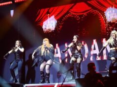 這是在 Gran Rex 舉辦的一場慶祝球隊成立 25 週年的演出,該球隊標誌著一代人