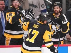 Rust、Kindle 幫助企鵝隊擊敗金騎士