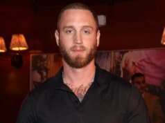 切特·漢克斯被困在哥倫比亞。持希臘護照旅行後