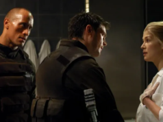 裴淳華 (Rosamund Pike) 表示,她的電影《與岩石同死》“可能是有史以來最糟糕的電影之一”,“可能會結束我的職業生涯”