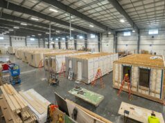 模組化建築商 Fading West 向 Granby 專案開發商索取數百萬美元