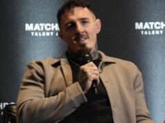 湯姆·阿斯皮諾爾 (Tom Aspinall) 對西里爾·甘恩 (Cyril Gane) 在 UFC 白宮與亞歷克斯·佩雷拉 (Alex Pereira) 爭奪臨時重量級冠軍的反應