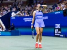 《F***你們所有人》:在卡特琳娜·西尼亞科娃(Katerina Siniakova)慘敗後,米拉·安德烈娃(Mirra Andreeva)猛烈抨擊印第安維爾斯的觀眾