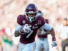 KC Concept 與患有語言障礙的 Aggies 超級粉絲的溫馨時刻讓媽媽落淚