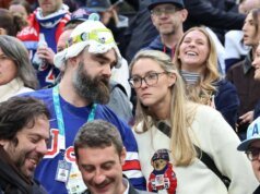 米娜金斯 (Mina Kims) 透露傑森凱爾西 (Jason Kelsey) 的真實角色