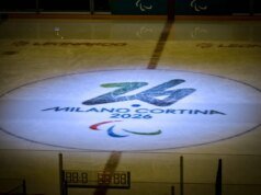 一位世界獎牌得主在殘奧會冰球金牌比賽中提高了女性的意識