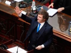 總統呼籲與美國建立戰略聯盟,並談到創造「美國的世紀」。