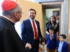 JD萬斯表示他應該批評天主教主教“要更加小心”